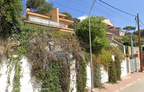 SE VENDE CASA EN DOSRIUS, ZONA CAN MASSUET - BARCELONA