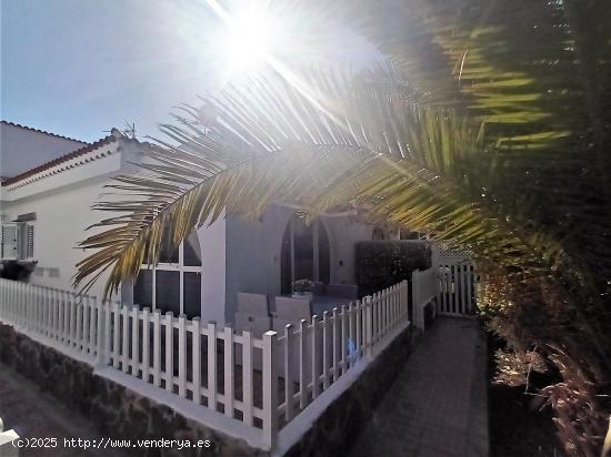 Bungalow con piscina comunitaria y cerca del campo de Golf - LAS PALMAS