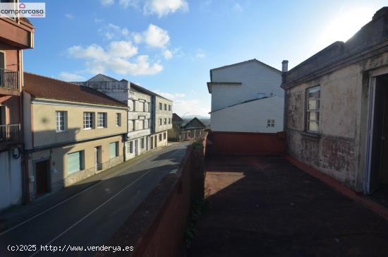 Se vende casa para restaurar con terreno en Carreira con vistas al mar y - A CORUÑA