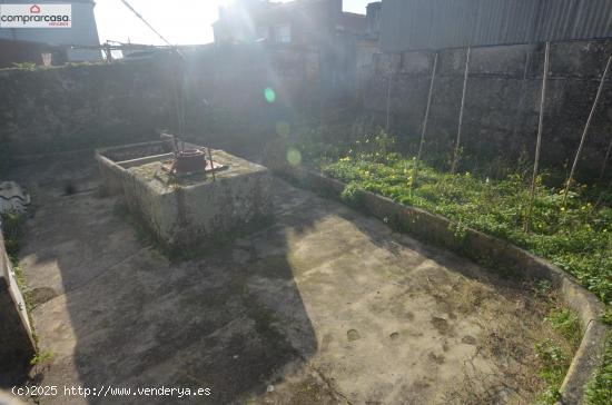 Se vende casa para restaurar con terreno en Carreira con vistas al mar y - A CORUÑA