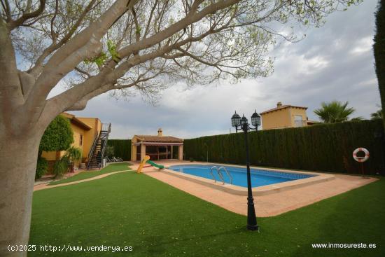 Magnífico Chalet en la pedanía de La Matanza (Orihuela) con 120 m2. construidos y con piscina. - A