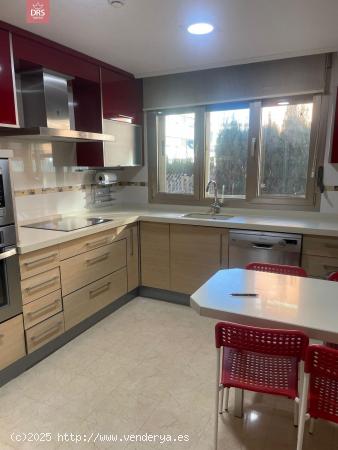 PRECIOSO CHALET PARA ENTRAR A VIVIR EN FACULTAD DE MEDICINA - ALBACETE