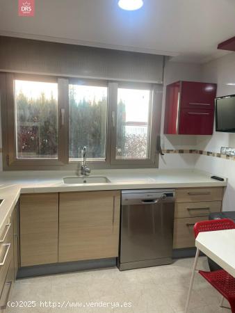 PRECIOSO CHALET PARA ENTRAR A VIVIR EN FACULTAD DE MEDICINA - ALBACETE