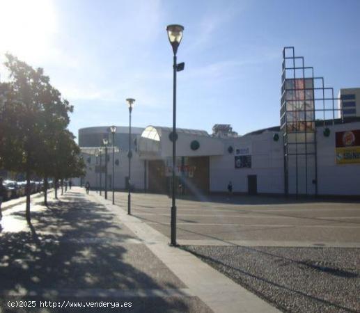 OPORTUNIDAD DE INVERSIÓN EN CENTRO COMERCIAL NEPTUNO!! - GRANADA