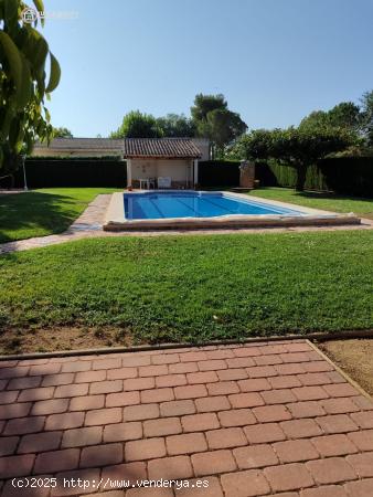 API LUNA INMOBILIARIA VENDE CHALET EN URBANIZACION CERRADA - ALBACETE