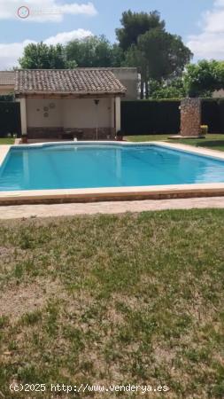 API LUNA INMOBILIARIA VENDE CHALET EN URBANIZACION CERRADA - ALBACETE