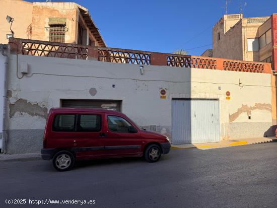 DOS SOLARES EDIFICABLES DE 303M2, FACHADA A DOS CALLES CON VISTAS AL CALVARIO. - ALICANTE