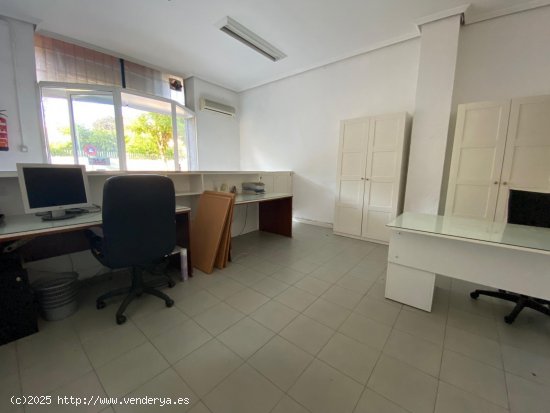 Oficina en venta en Fuengirola (Málaga)