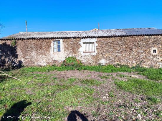  Casa con terreno para rehabilitar en Outeiro, Cela de Cambre - A CORUÑA 