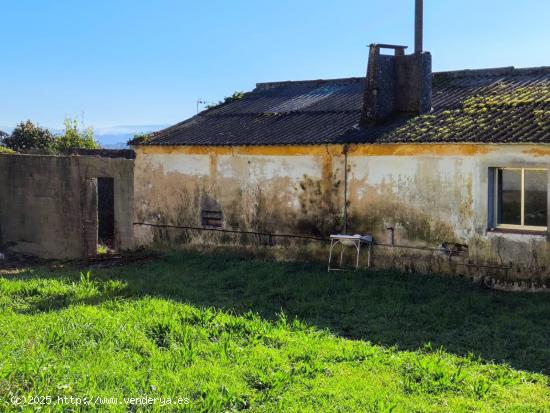 Casa con terreno para rehabilitar en Outeiro, Cela de Cambre - A CORUÑA