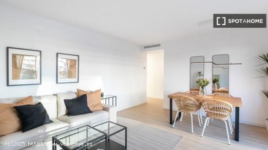 Moderno y amplio apartamento frente al Canal Marítimo - BARCELONA