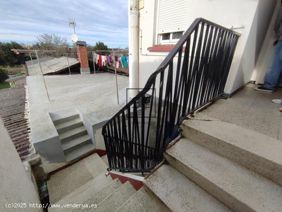 Amplio primero sin ascensor en Fene. - A CORUÑA