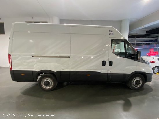 Iveco Daily Furgón 35S14 V 3520L H2 12.0 140cv - GARANTIA MECANICA - Barcelona