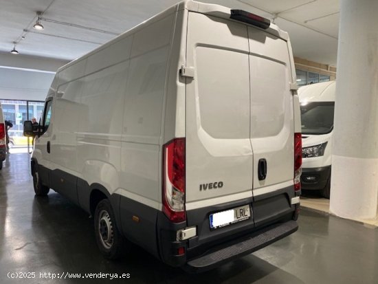 Iveco Daily Furgón 35S16 V 3520L H2 12.0 160cv - GARANTIA MECANICA - Barcelona