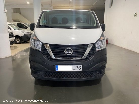 Nissan NV300 Furgón 2.0dCi L2H1 1.2T Comfort 120cv - GARANTIA FÁBRICA 03/2025 - Barcelona