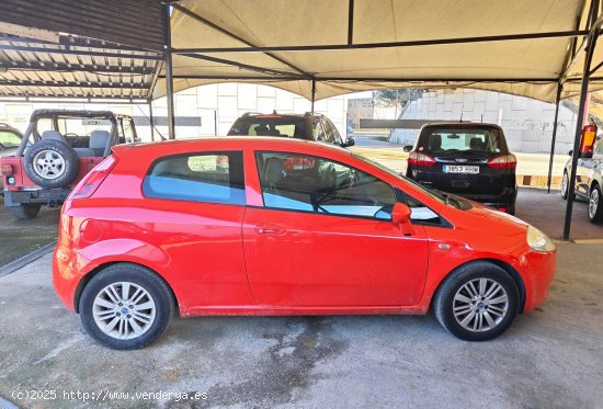 Fiat Punto 1.3 MULTIJET 16V DYNAMIC - Cornella de Terri