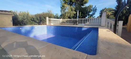 Chalet independiente en venta Pedralba - VALENCIA