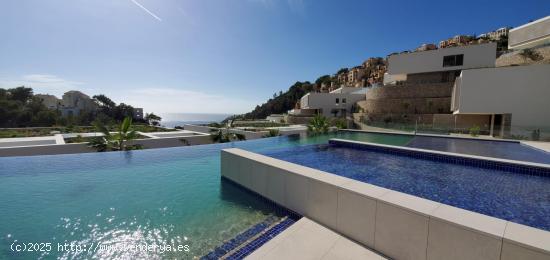 ESPECTACULAR VILLA DE LUJO CON VISTAS AL MAR EN EXCLUSIVA COMUNIDAD DE CALA LLAMP - BALEARES