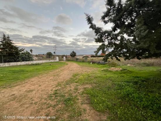 Casa de Campo Con Escrituras a 2 Km de Merida - BADAJOZ