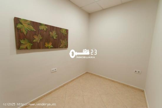 ¡¡¡GRAN CHOLLO!!!!  LOCAL COMERCIAL EN ZONA MUY CENTRICA DE YELES - TOLEDO