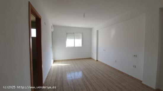 SE VENDE CONJUNTO DE 6 DUPLEX EN BARINAS - MURCIA