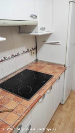 Piso de 3 Dormitorios y 2 Baños en Caceres - CACERES