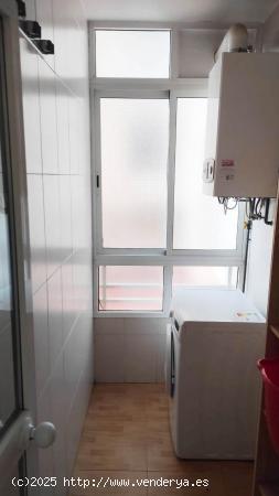 Piso de 3 Dormitorios y 2 Baños en Caceres - CACERES