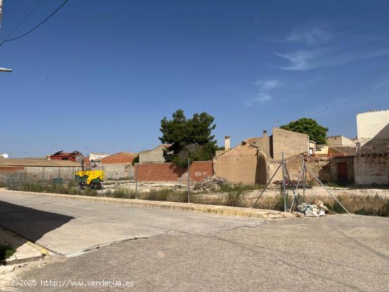  VENTA DE SOLAR URBANO EN BARRAX - ALBACETE 