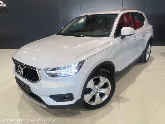 Volvo XC40 MOMENTUM PRO NAVI 2.0 d 150cv aut. - 