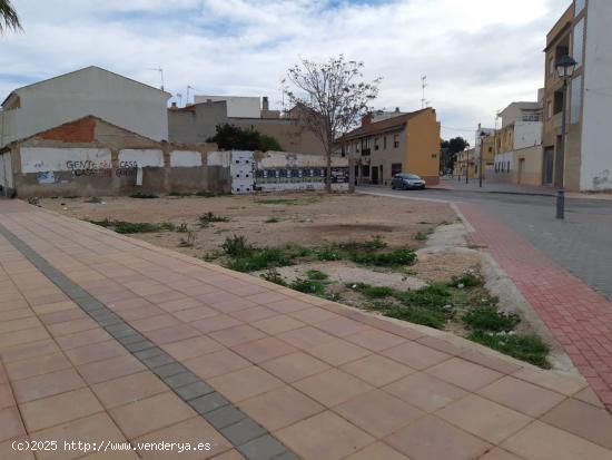 PARCELA  PARA APARTAMENTOS EN LOS ALCÁZARES - MURCIA