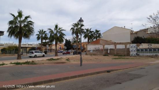 PARCELA  PARA APARTAMENTOS EN LOS ALCÁZARES - MURCIA