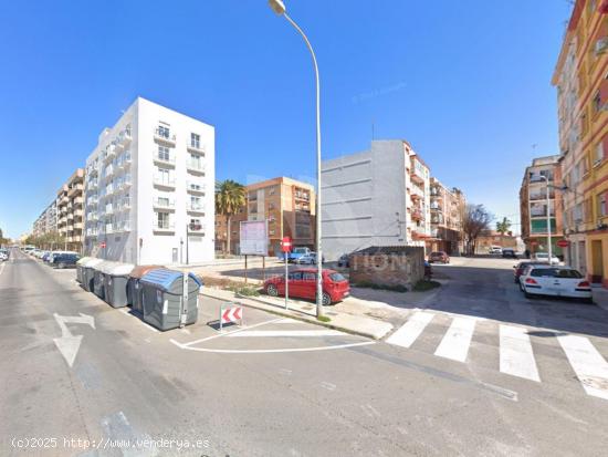  Terreno Urbanizable en Valencia – Oportunidad única en el barrio de Nazaret - VALENCIA 