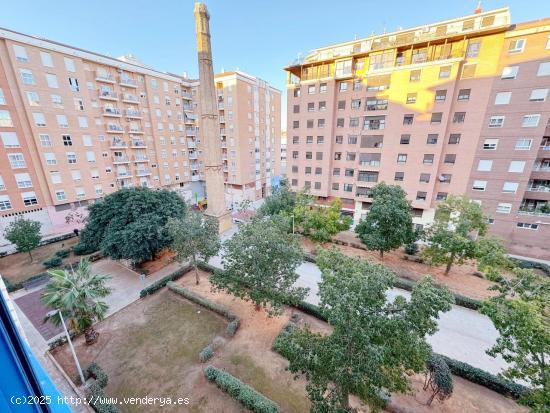  FANTÁSTICO PISO DE 3 HABITACIONES Y 2 BAÑOS CON GARAJE Y TRASTERO EN ZONA SUR - CASTELLON 