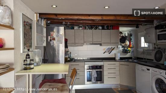 Apartamento de 2 dormitorios con 2 terrazas en alquiler en El Born - BARCELONA