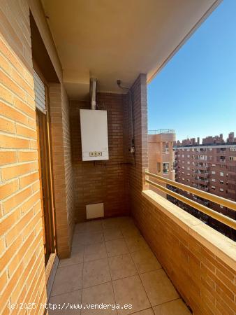 Amplio dúplex con terraza solárium en el Actur - ZARAGOZA