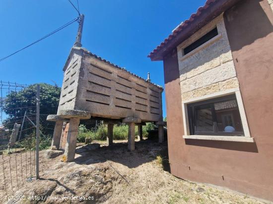 ¡Oportunidad! Se vende chalet de piedra en Aldán - PONTEVEDRA