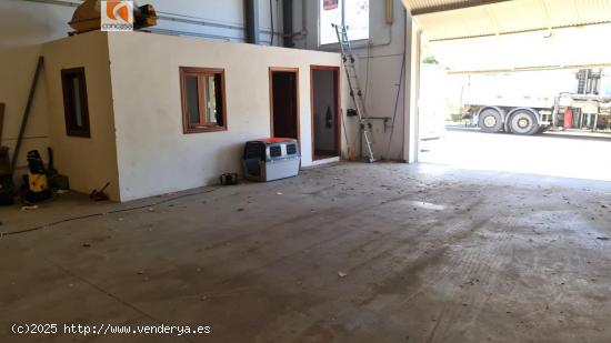 NAVE INDUSTRIAL EN VENTA EN EL POLÍGONO DE ESTEPONA - MALAGA