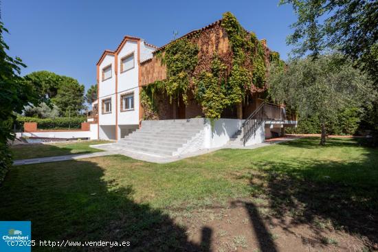 Chalet de lujo en urbanización Campodon - MADRID