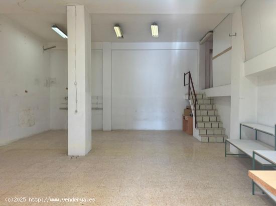 Local en zona muy comercial próxima al centro de Requena. - VALENCIA