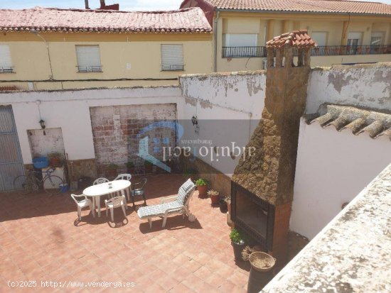 SE VENDE CASA/ MOTILLEJA/ 8 HABITACIONES/ 4 BAÑOS/139000€