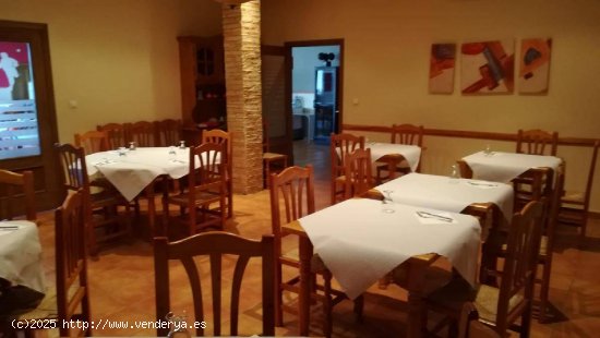 RESTAURANTE EN VENTA EN PLENO RENDIMIENTO. SIN TRASPASO