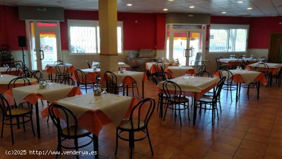 RESTAURANTE EN VENTA EN PLENO RENDIMIENTO. SIN TRASPASO