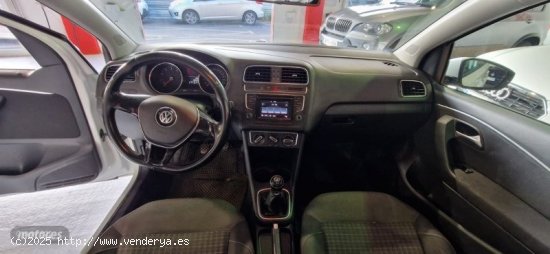 Volkswagen Polo 1200 TSI 90 CV ADVANCE de 2015 con 136.000 Km por 9.700 EUR. en Tenerife