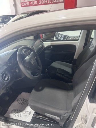 Volkswagen Up 1.0 60 CV de 2017 con 124.000 Km por 7.900 EUR. en Tenerife