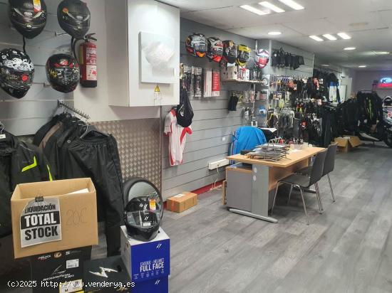 TIENDA DE MOTOS CON TALLER  EN TRASPASO EN BARCELONA - BARCELONA