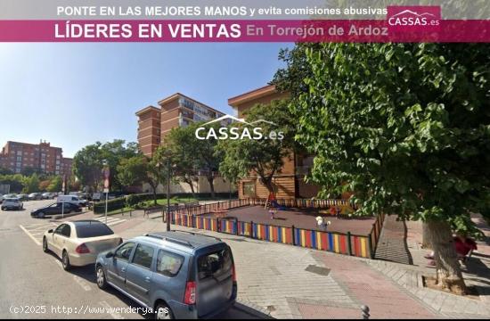  ZONA JUNCAL- VEREDILLAS, Planta baja totalmente reformada a estrenar, 2 habitaciones , 2 baños. - M 