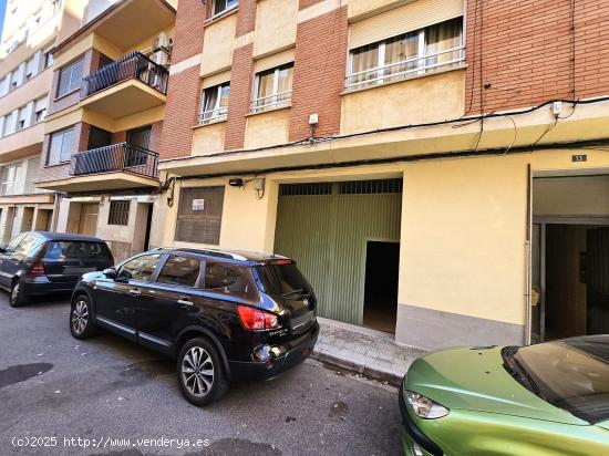  Se vende local zona principio Avenida Valencia. Local con amplia fachada, principalmente diáfano co 