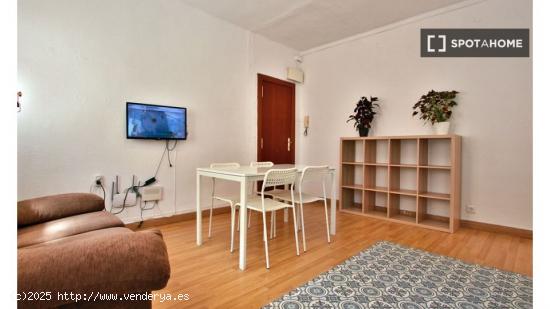 Se alquila habitación en piso de 3 dormitorios en valencia. - VALENCIA