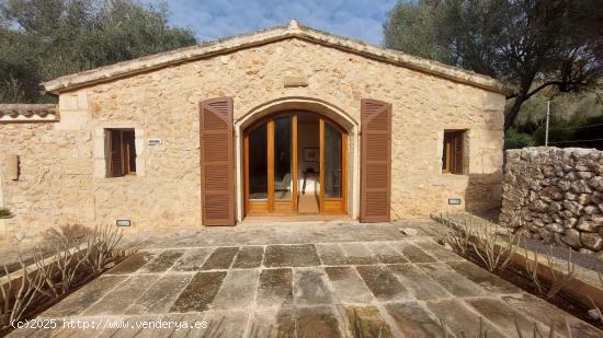 Encantadora casa rústica de dos habitaciones con piscina cerca de Manacor - BALEARES