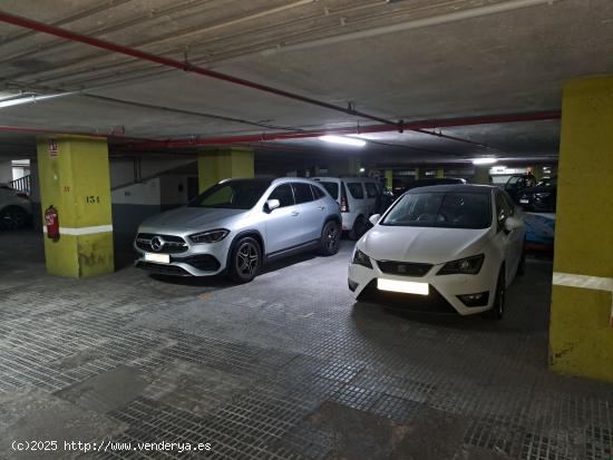 VENTA DE 3 Plazas de Parking en la Calle Entenza/Josep Tarradellas - BARCELONA